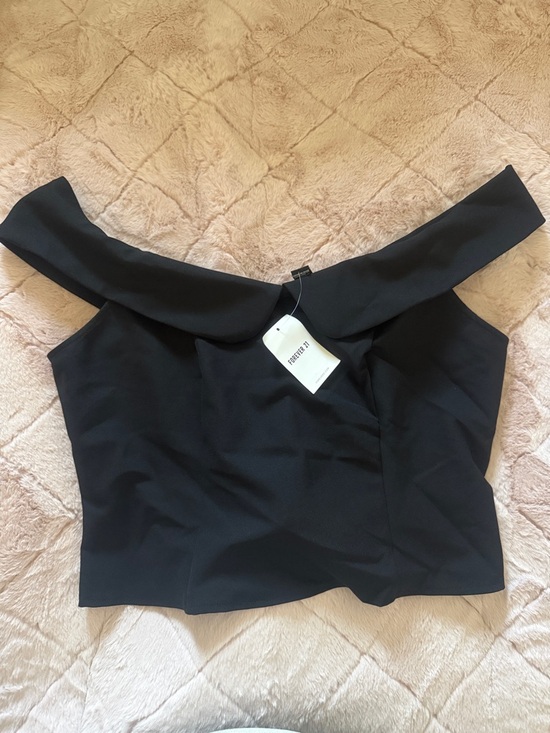 Forever 21 Tops - Forever 21 Black Off-the-Shoulder Cropped Top